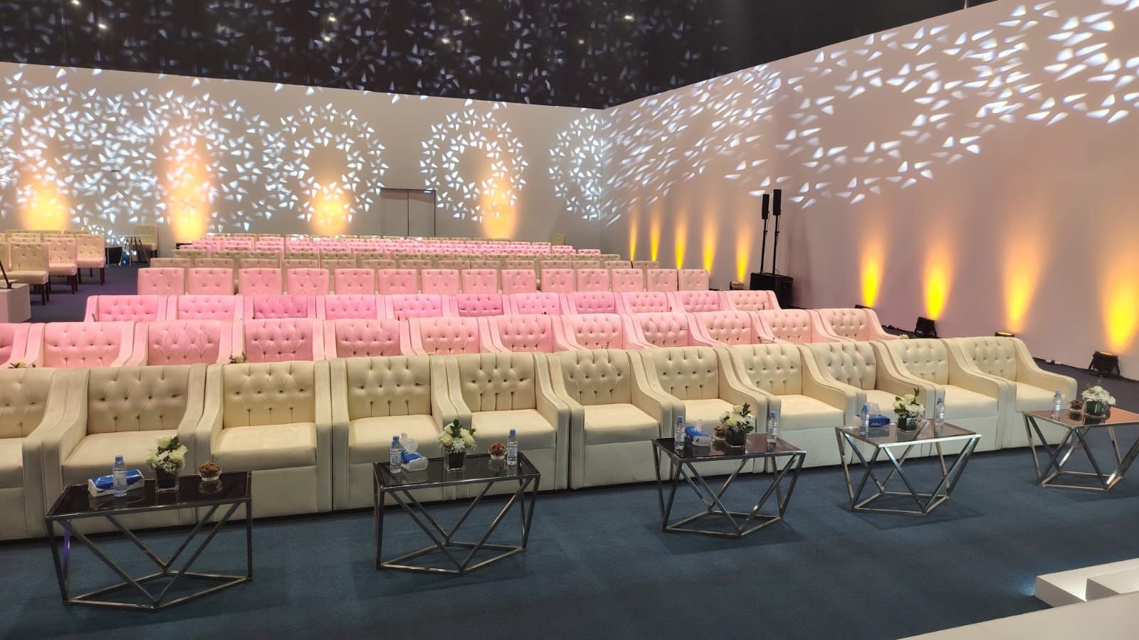 عقود وديكورات