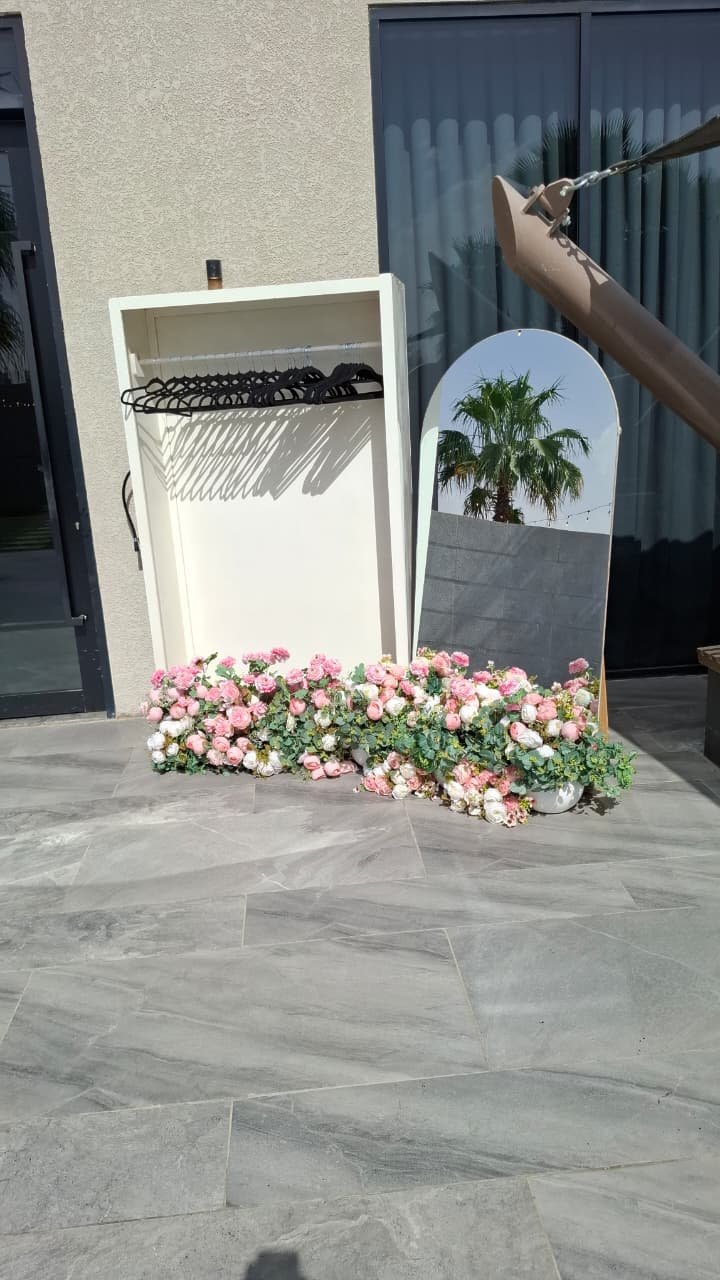 لوحة زفاف خارجية بورد وردي